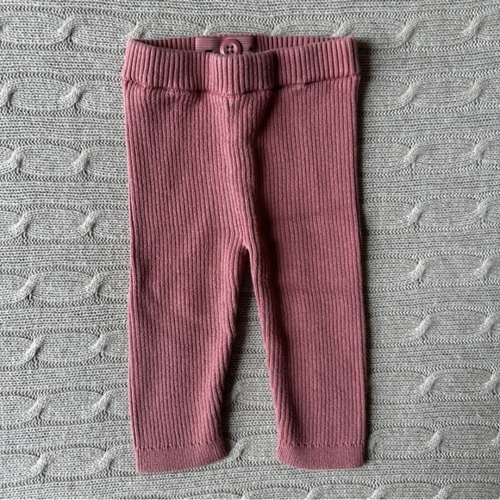 EUC Carter’s Little Planet Organic Baby Girl Knit Leggings, Rose, 9 Months